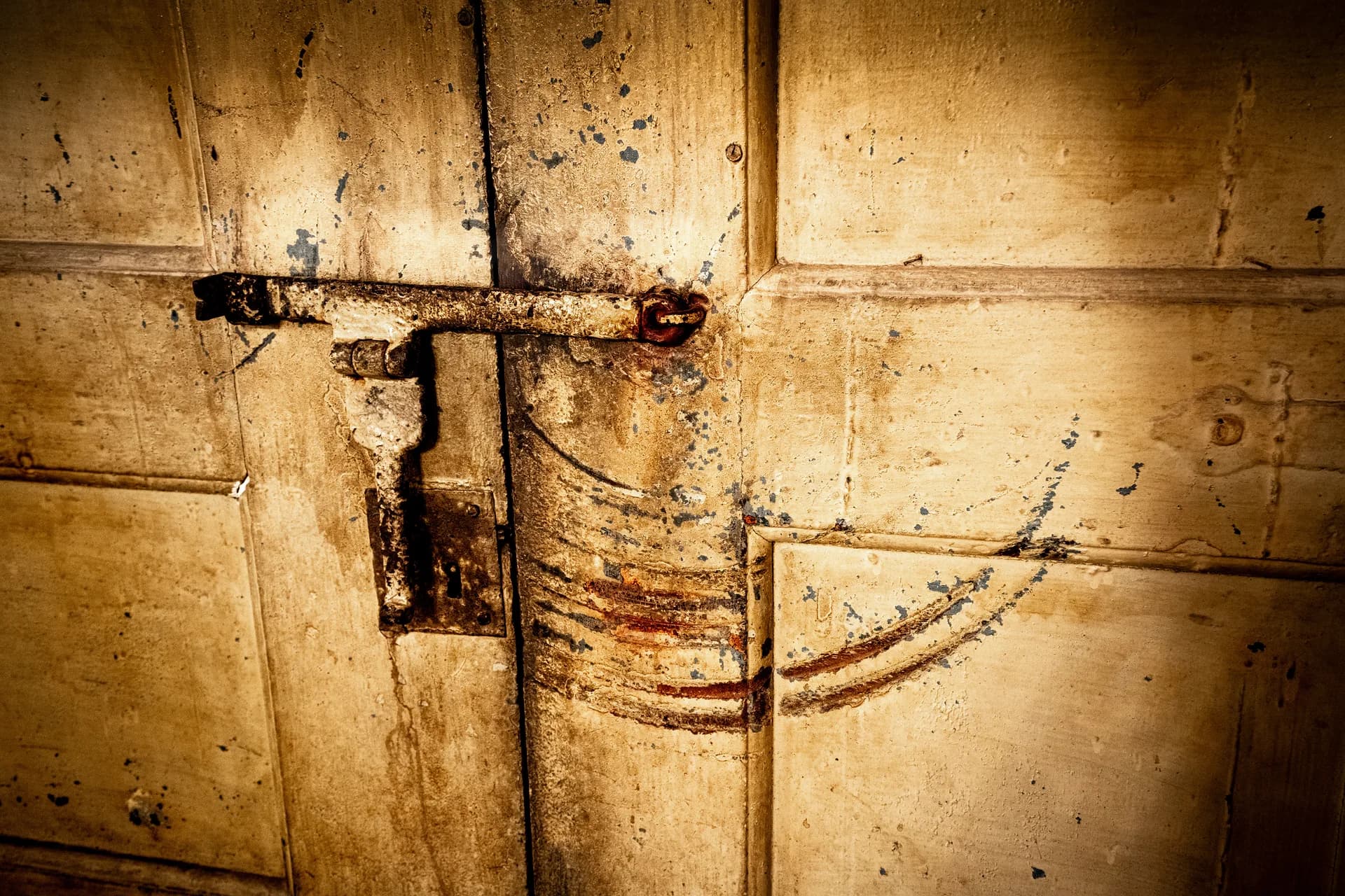 The Closing Mechanism